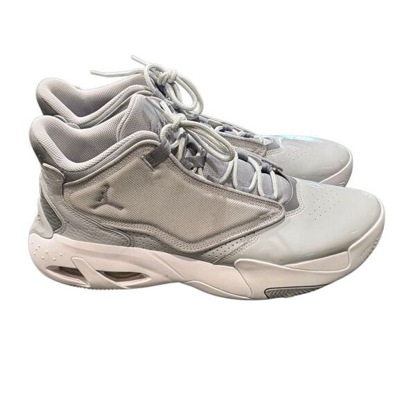 Jordan Max Aura 4. Gray. Size 13 - Picture 3 of 9